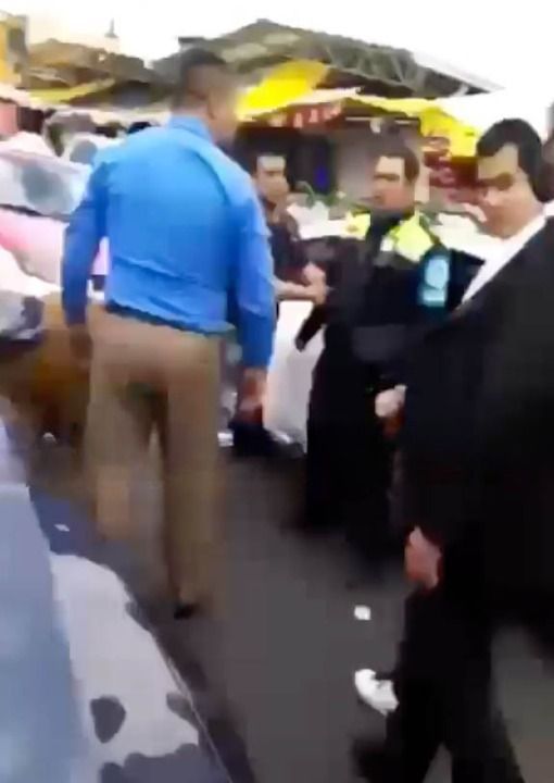 politicos del PRD golpean a oficial de transito por detenerlos 1