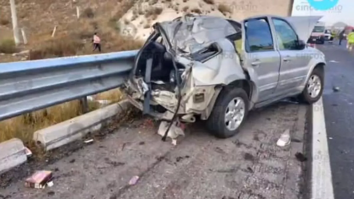 Choque de tráiler y camioneta en la Puebla-Orizaba