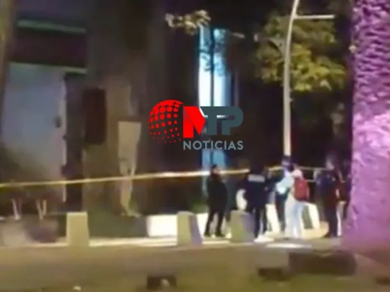 Apuñalan y asesinan a un joven en avenida Juárez, Puebla