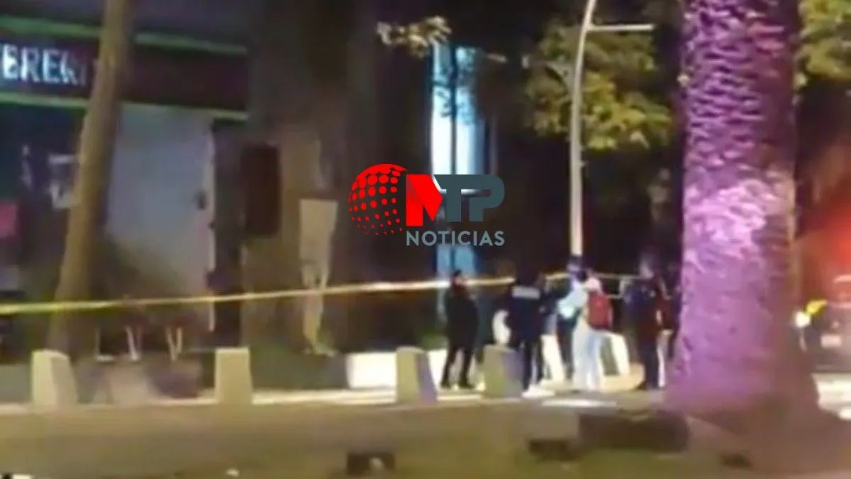 Apuñalan y asesinan a un joven en avenida Juárez, Puebla