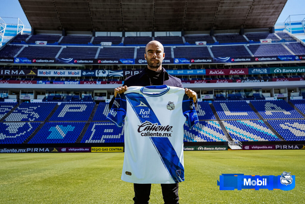 club-puebla-estrena-dt