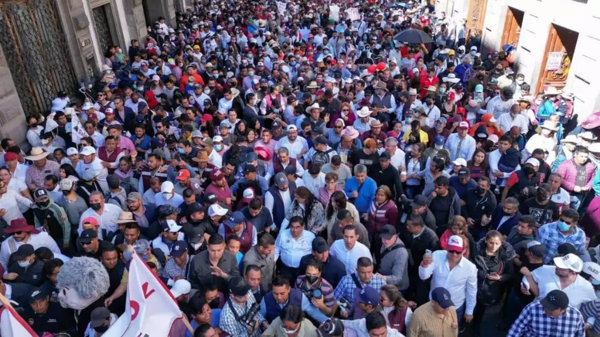 La marcha de los 100 mil que encabezó Barbosa en Puebla