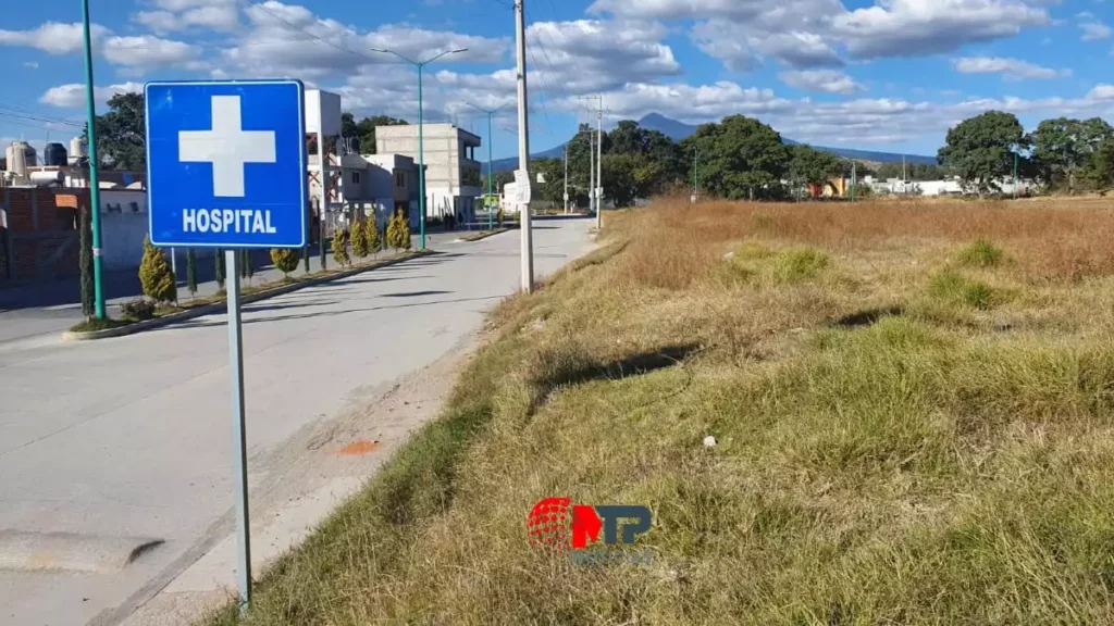 Nuevo hospital IMSS en Amozoc ya pavimentan calles y colocan señalética