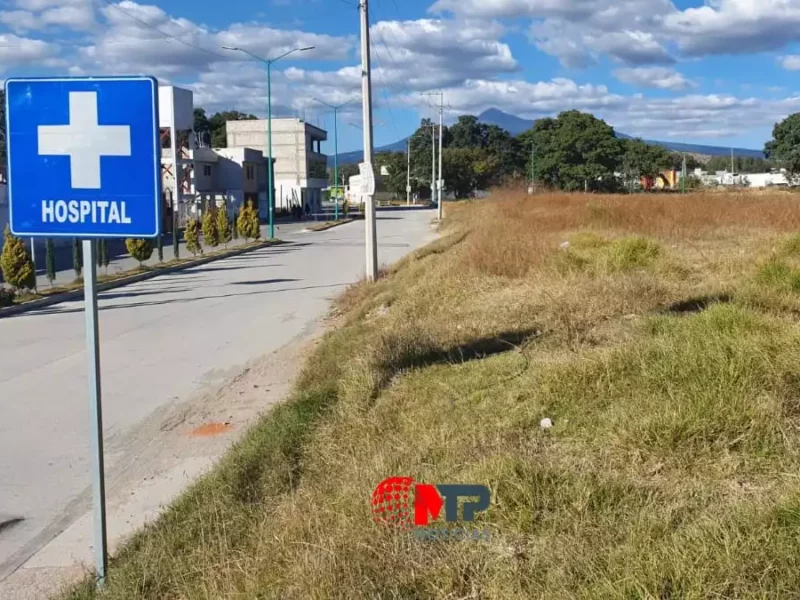Nuevo hospital IMSS en Amozoc ya pavimentan calles y colocan señalética