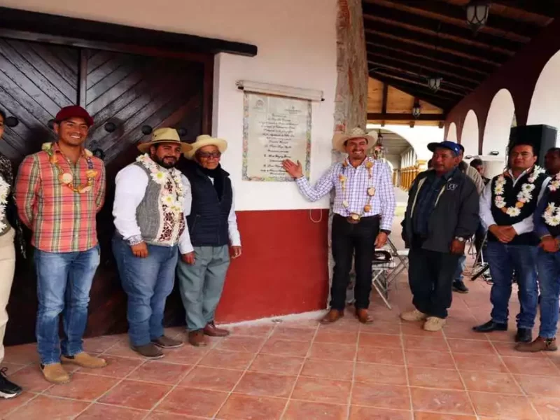 Porfirio Loeza inaugura Casa Ejidal en Ocotlán, Tlatlauquitepec