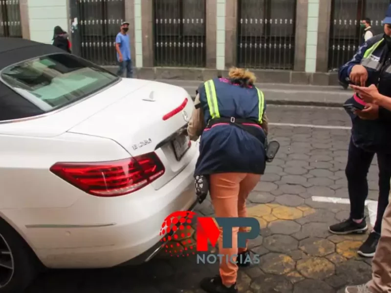 Proponen 'arañas' para automovilistas que no paguen parquímetros en Puebla