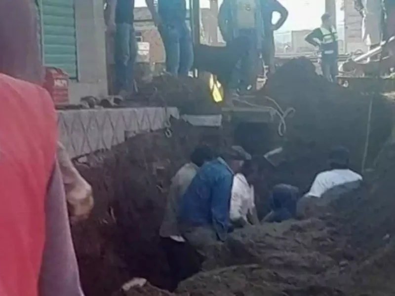 Un muerto por desgajamiento de drenaje sin permiso en Huejotzingo