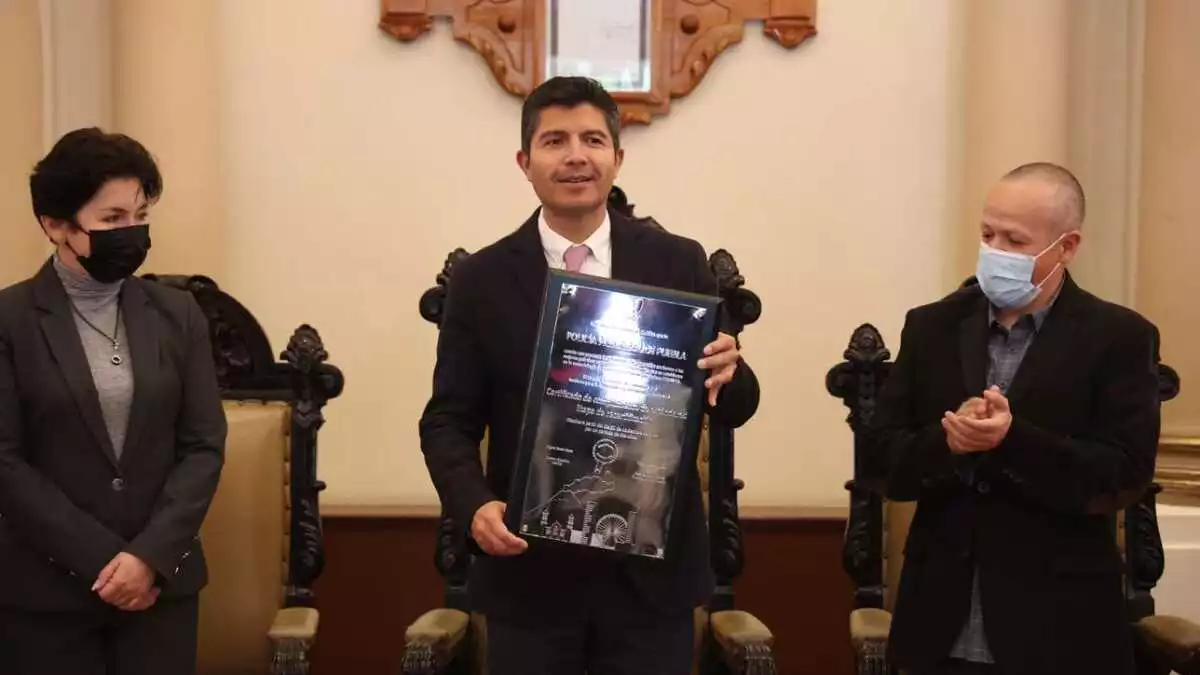 Gobierno de Eduardo Rivera recibe certificación por contar con policías de calidad