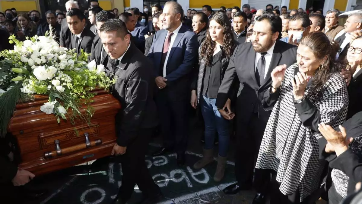 Homenaje de cuerpo presente a Barbosa en día de su 4to Informe de Gobierno