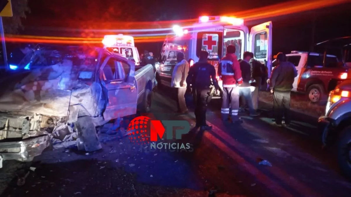 Cuatro lesionados deja choque entre dos camionetas en Tehuacán