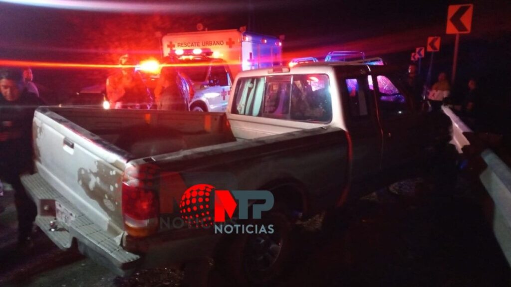 Cuatro lesionados deja choque entre dos camionetas en Tehuacán