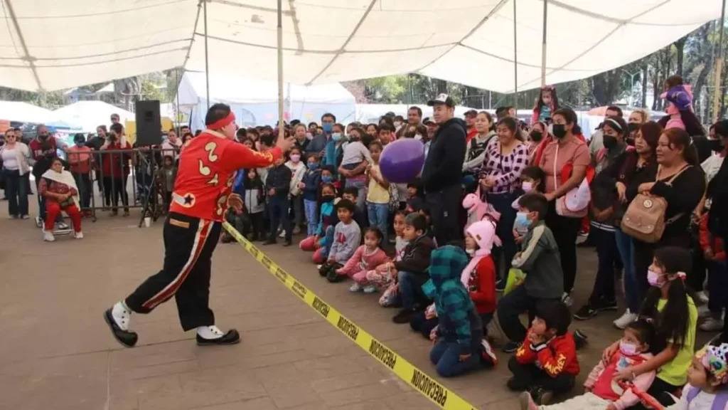 Celebran Día de Reyes en Huejotzingo con juguetes, payasos e inflables