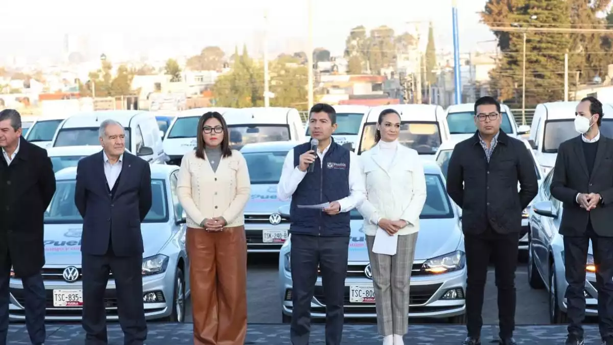 Con inversión de 27.7 millones, Eduardo Rivera compra 75 autos para distintas dependencias