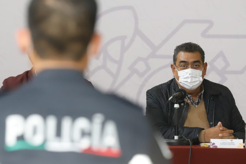 No vean películas de narcos": gobernador Sergio Salomón a poblanos