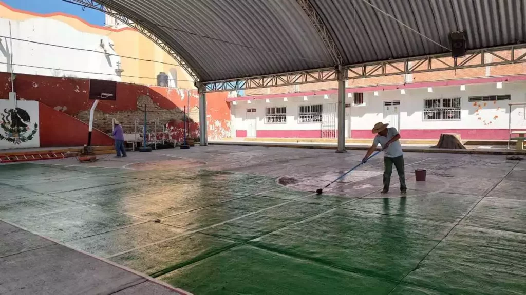 Rehabilita áreas de primaria José María Morelos