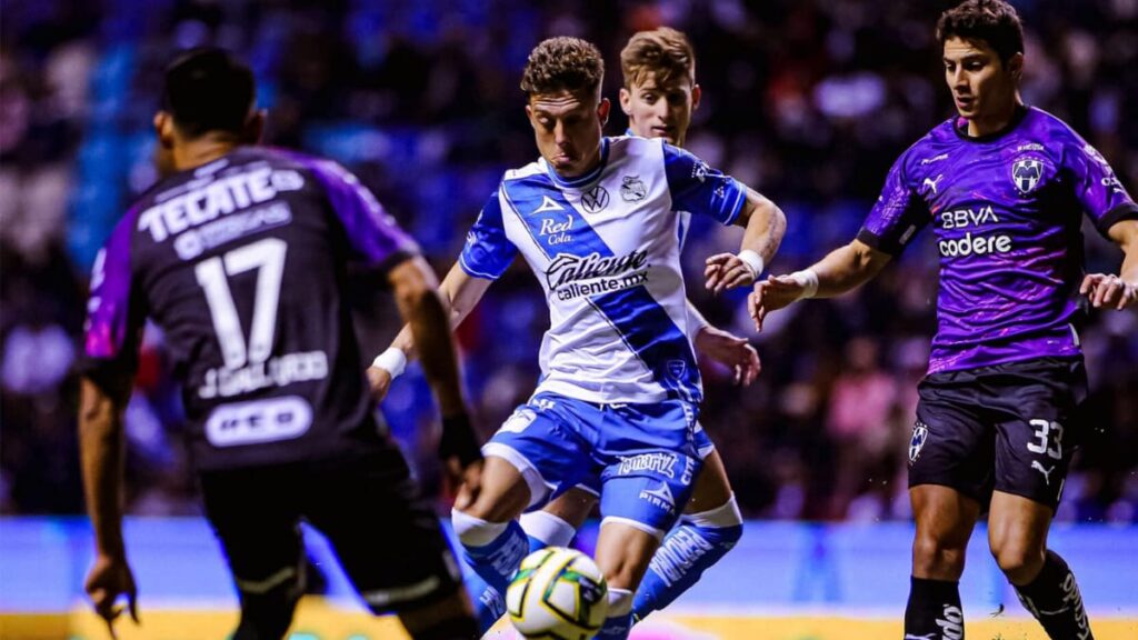 Voltereta de local al Club Puebla en el Cuauhtémoc, pierde 2-1 contra Monterrey