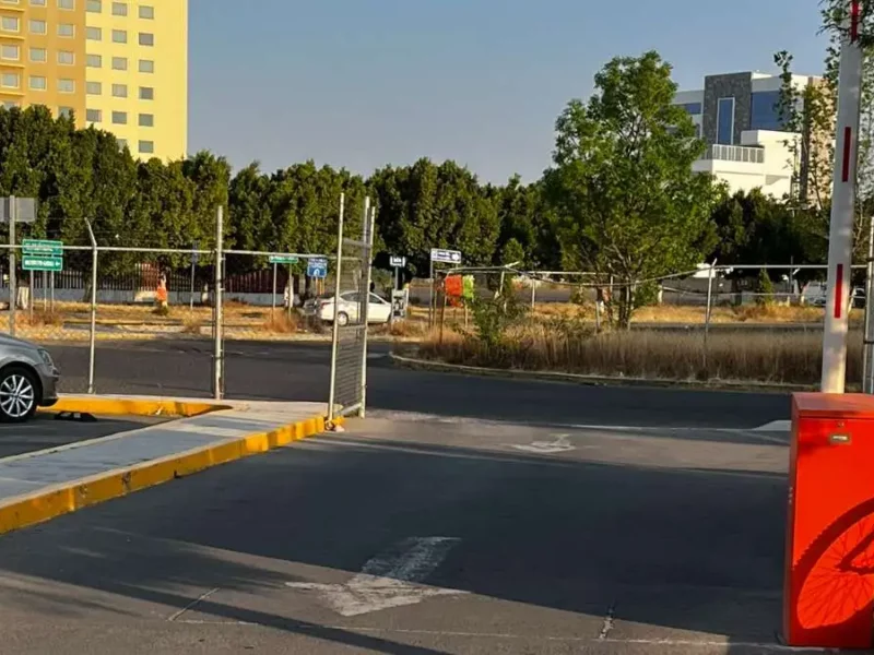 Estacionamiento de Ciudad Judicial deja de ser 'exclusivo', usuarios ya pueden usarlo