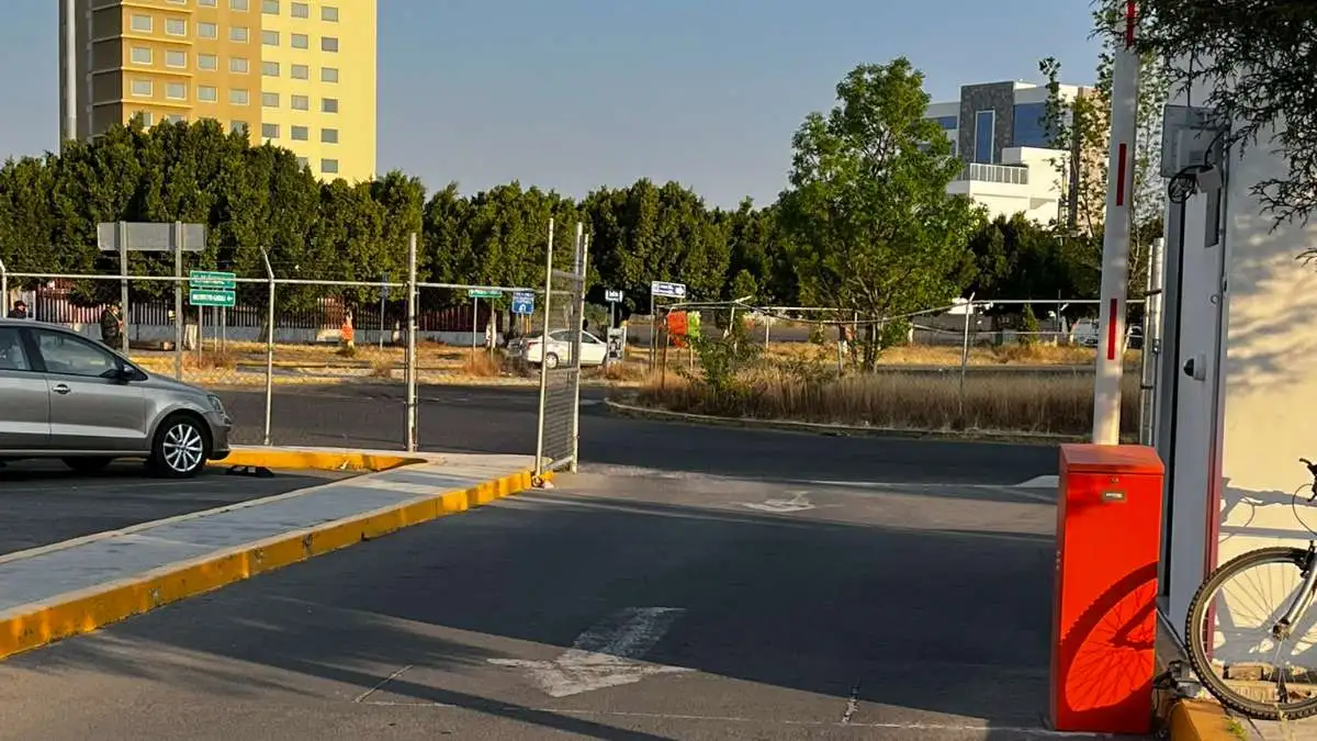 Estacionamiento de Ciudad Judicial deja de ser 'exclusivo', usuarios ya pueden usarlo