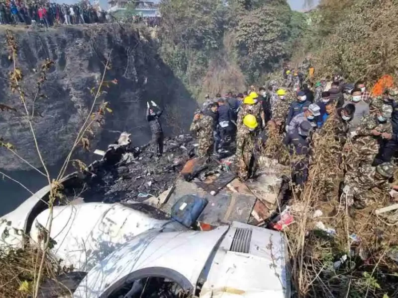 Se estrella avión en Nepal, reportan al menos 68 muertos