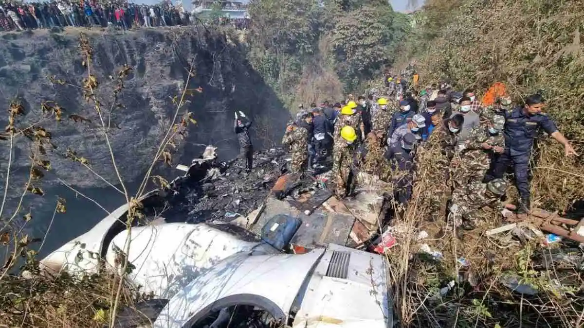 Se estrella avión en Nepal, reportan al menos 68 muertos