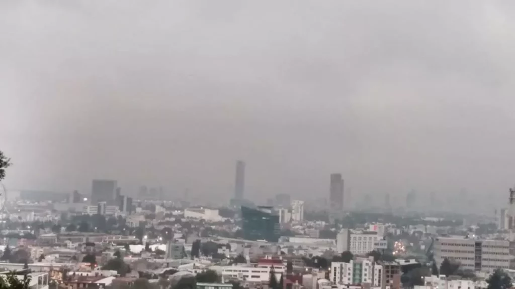 Analizan 'Hoy No Circula' en Puebla por mala calidad del aire