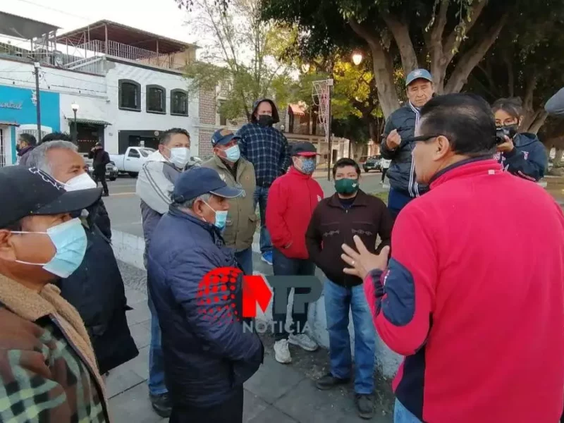 Desairan marcha contra verificación vehicular en Puebla, ni los que convocaron llegaron