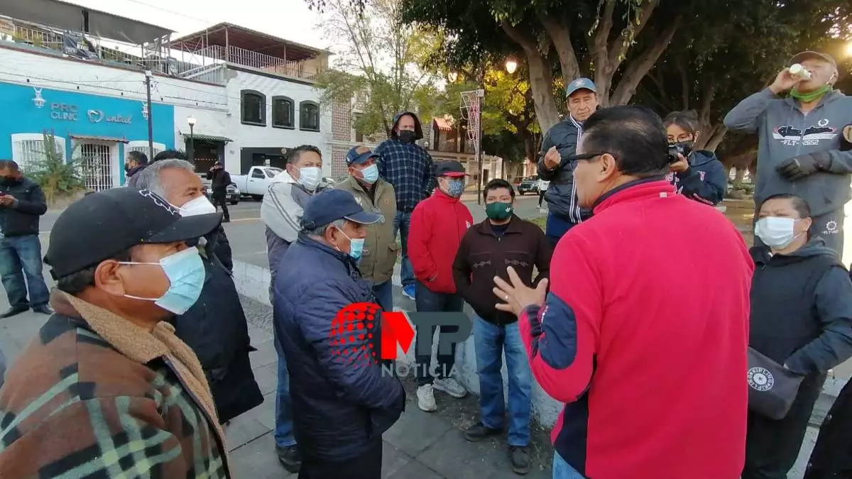 Desairan marcha contra verificación vehicular en Puebla, ni los que convocaron llegaron