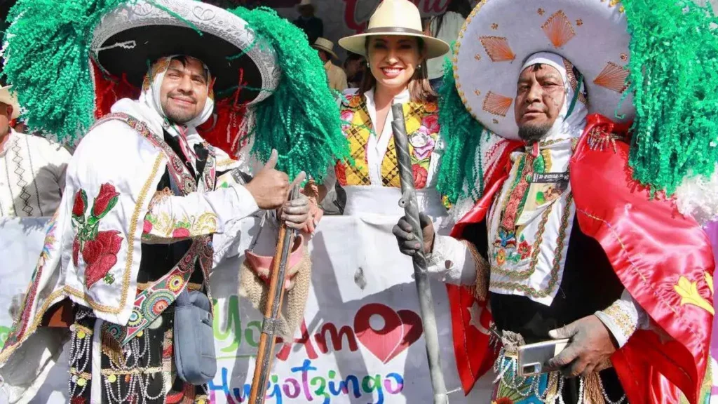 Angélica Alvarado presidenta de Huejotzingo presente en el cierre del Carnaval 2023