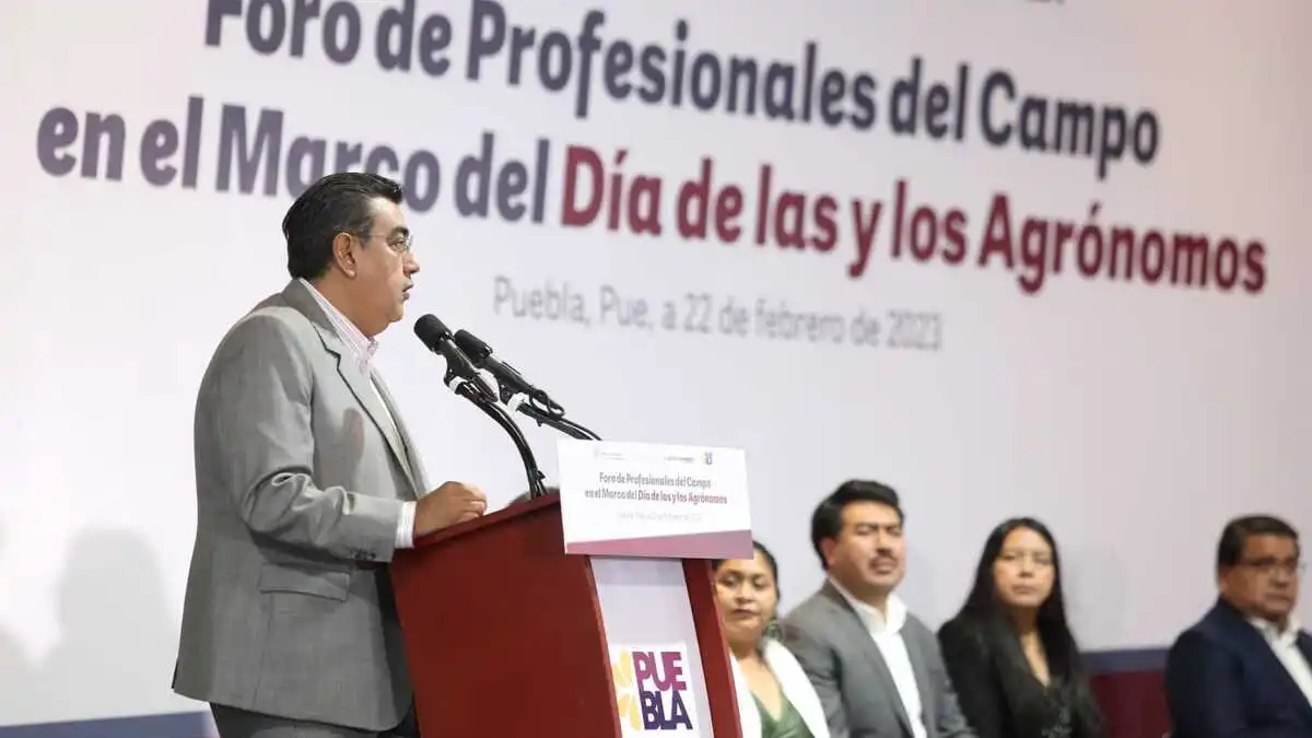 Por el Día del Agrónomo en México, el gobernador Sergio Salomón inauguró el Foro de Profesionales del Campo.