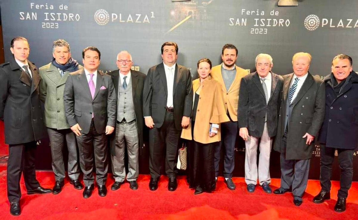 Gerardo Islas con Pedro Haces, Ricardo Henaine y otros en España