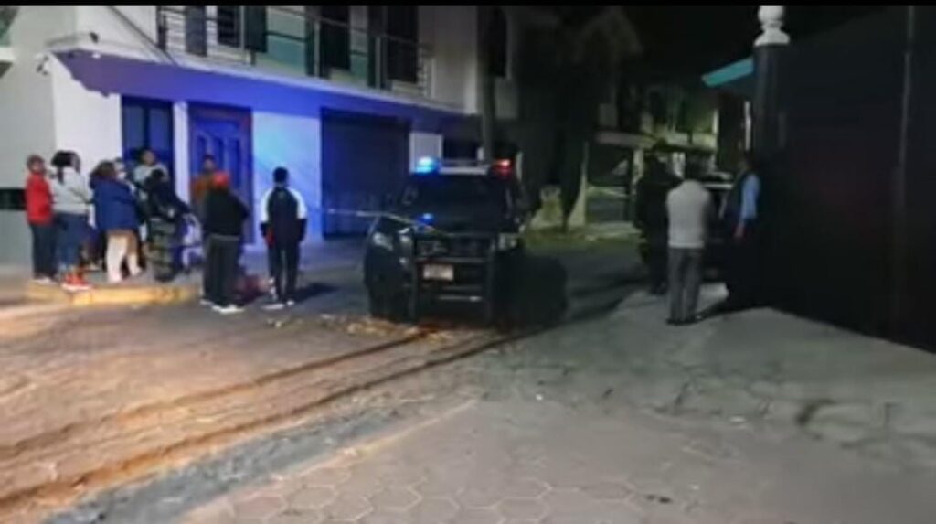 Hombre pasea cadáver de su esposa en carretilla y lo tira en calles de Tenancingo