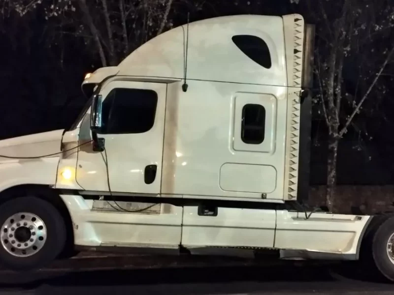 Recupera policía municipal de Puebla tractocamión