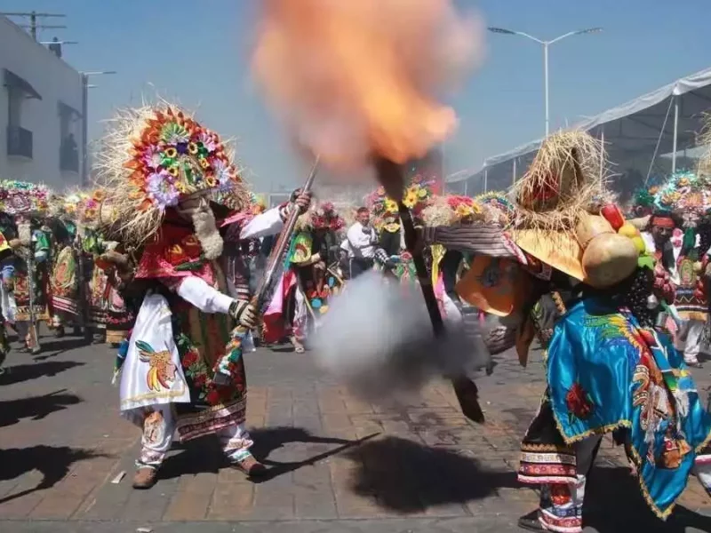 'El robo de la dama' en el tercer día del carnaval de Huejotzingo 2023