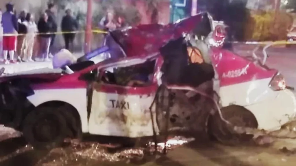 Cinco muertos y un lesionado deja choque de taxi en Iztapalapa