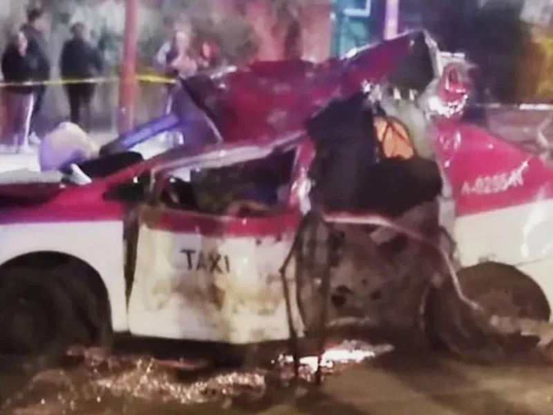 Cinco muertos y un lesionado deja choque de taxi en Iztapalapa