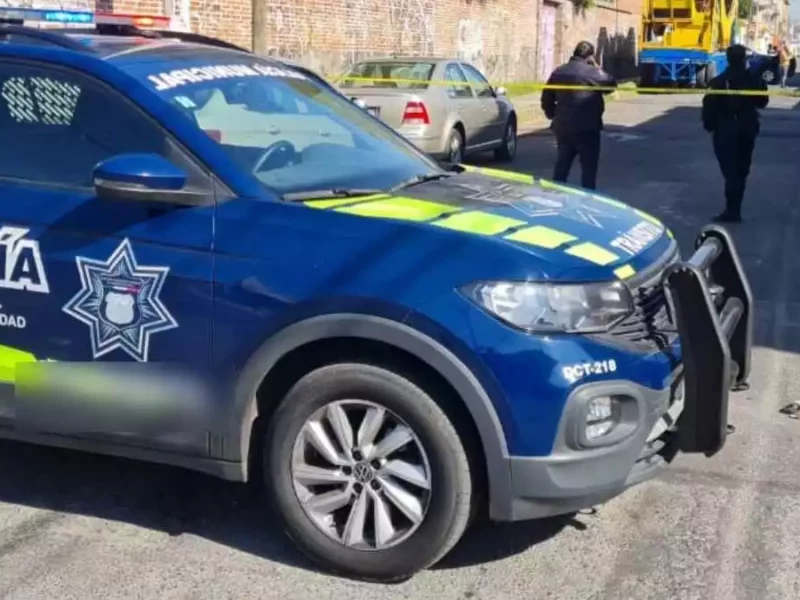 Muere hombre tras chocar su auto contra un poste en Granjas de San Isidro, Puebla