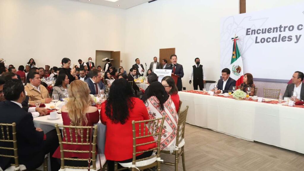 Encuesta definirá candidato a gobernador en Puebla: dirigente de Morena a aspirantes