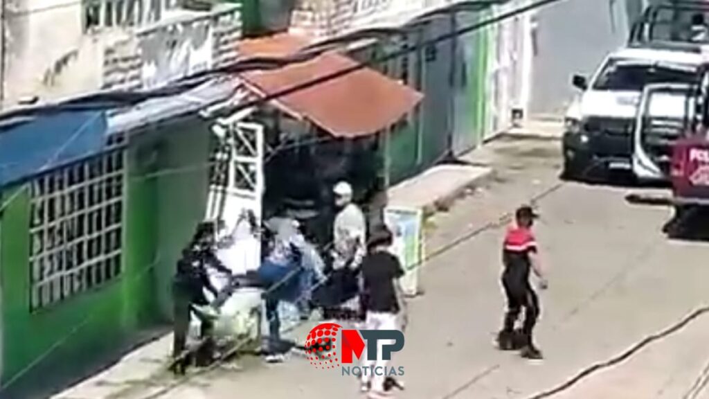 Banda que atemoriza en Chachapa, desarma y golpea a policías estatales