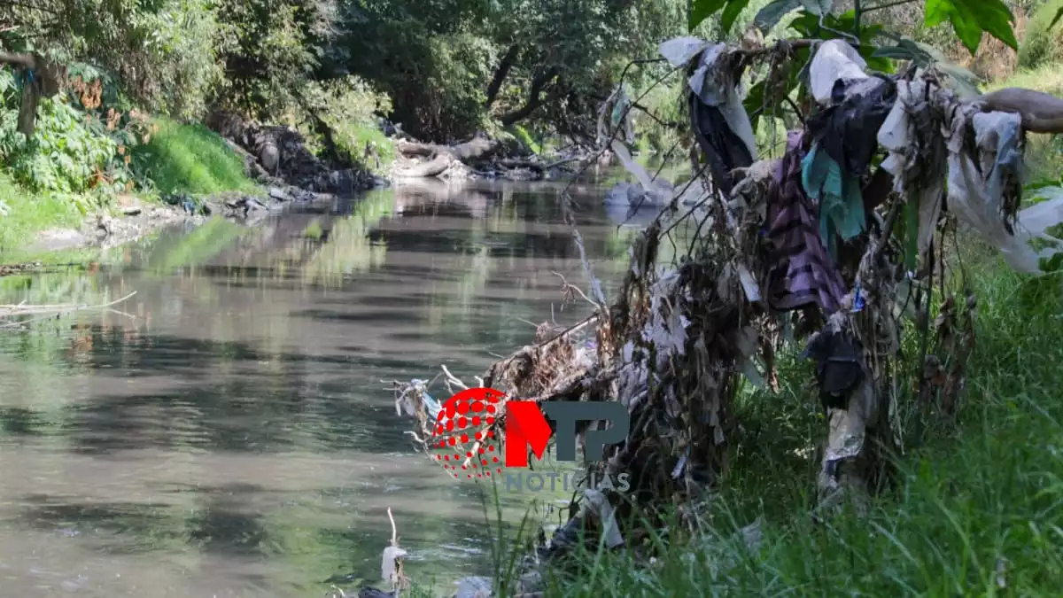 El fallido saneamiento del Atoyac 5 mil 800 millones dejan igual de sucio al río