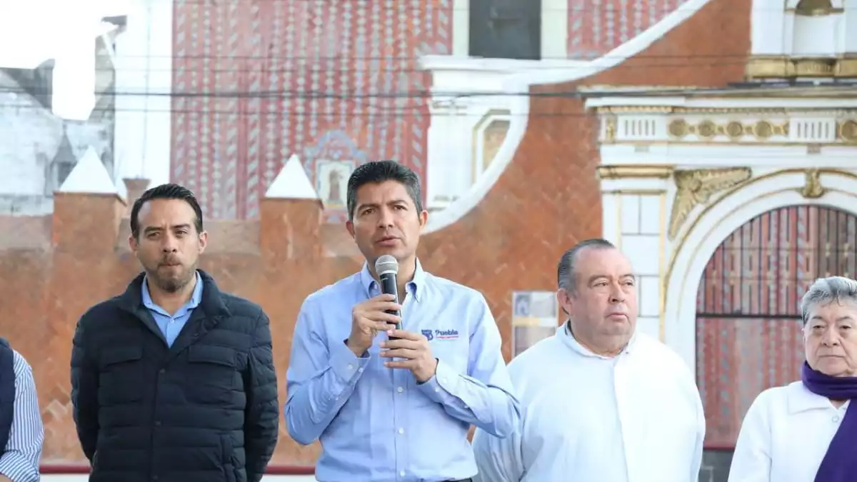 Gobierno de Eduardo Rivera rehabilita templo de San Antonio y fachadas de barrios