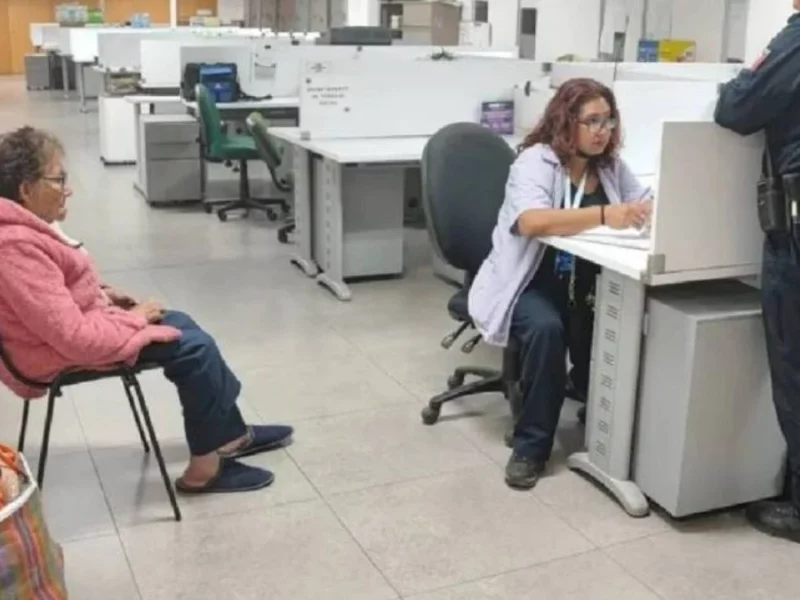 Abandonan a adulta mayor en terminal de autobuses en Jalisco