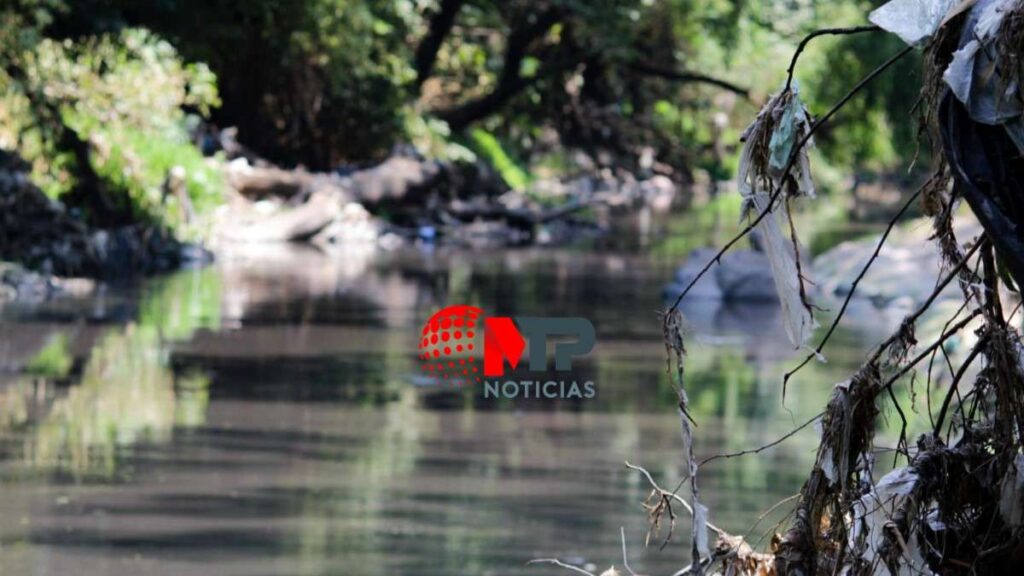 Sancionaron con 17 MDP a empresas por contaminar río Atoyac en 2022 pero siguen