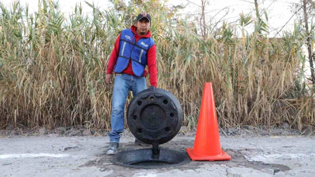 Gobierno de Eduardo Rivera amplía red de drenaje en San Isidro Castillotla, Puebla
