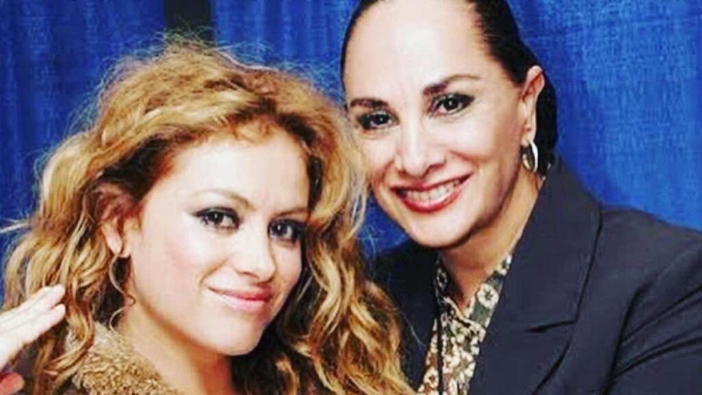 ¿Paulina Rubio habla con su madre fallecida?, esto confesó la cantante