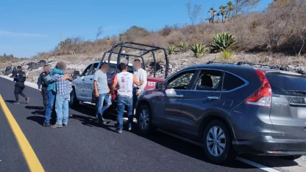 Rescatan en Puebla a tres personas secuestradas en Oaxaca