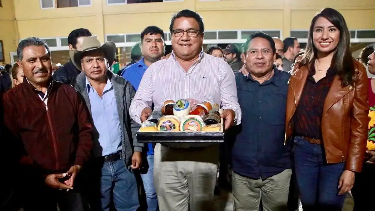Angélica Alvarado reúne a líderes de Huejotzingo a Julio Huerta
