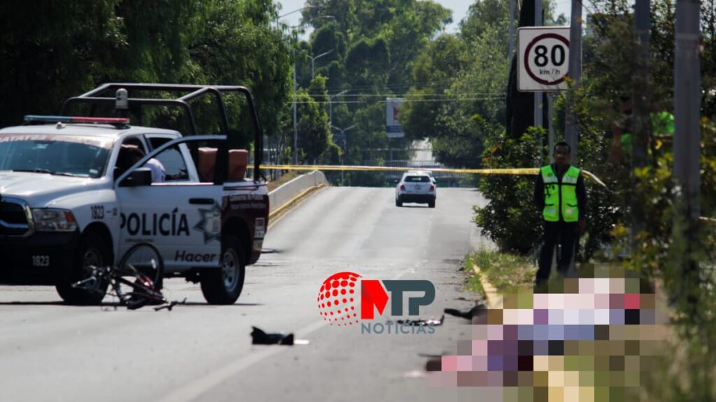 Automovilista invade Vía Recreativa en Recta a Cholula y mata a un ciclista