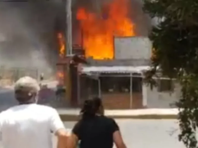 Incendio de una casa en Texmelucan