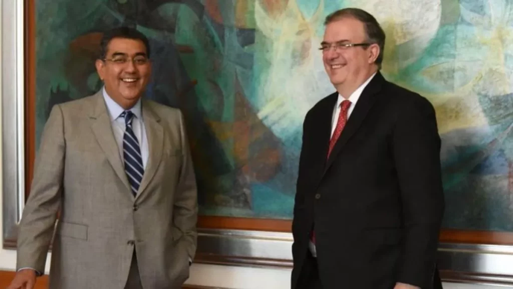 Marcelo Ebrard viene a Tepeaca a inaugurar oficinas de la SRE con Sergio Salomón