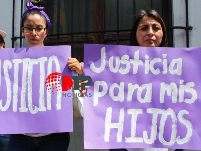 Abigail denuncia que exesposo, acusado de abuso sexual, le quiere quitar a sus tres hijos en Puebla